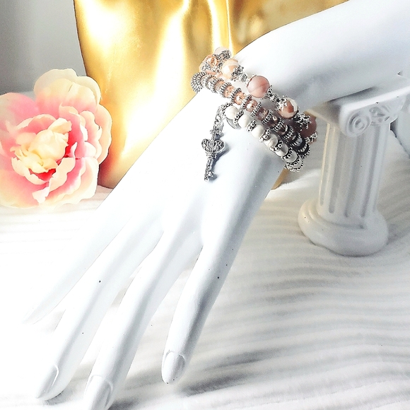 Champagne Wishes Memory Wrap Bead Bracelet with Marcasite Key Charm - Picture 3 of 11